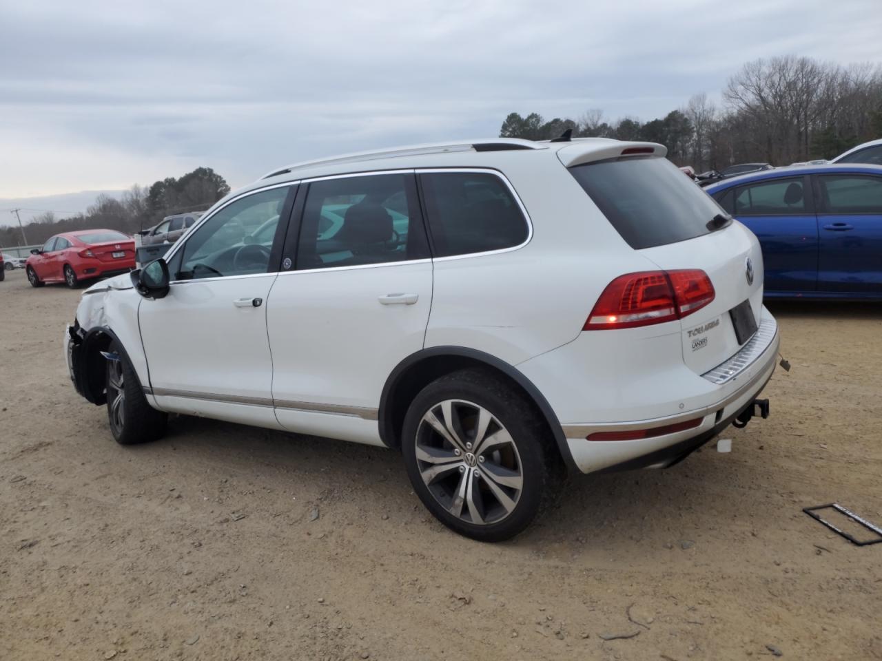 2017 Volkswagen Touareg VIN WVGRF7BP8HD005035 Copart auction photo, front end / side damage thumbnail 2