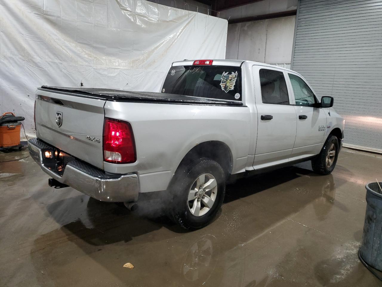 2013 RAM 1500 VIN 1C6RR7KT2DS522725 Copart auction photo, front end / minor dent/scratches damage thumbnail 3