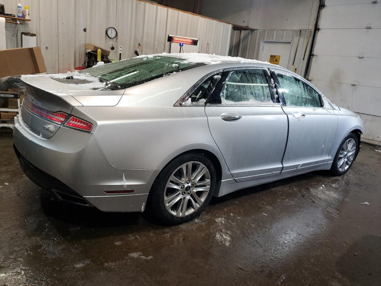 2016 Lincoln MKZ VIN 3LN6L2J91GR606052 Copart auction photo, front end / side damage thumbnail 3