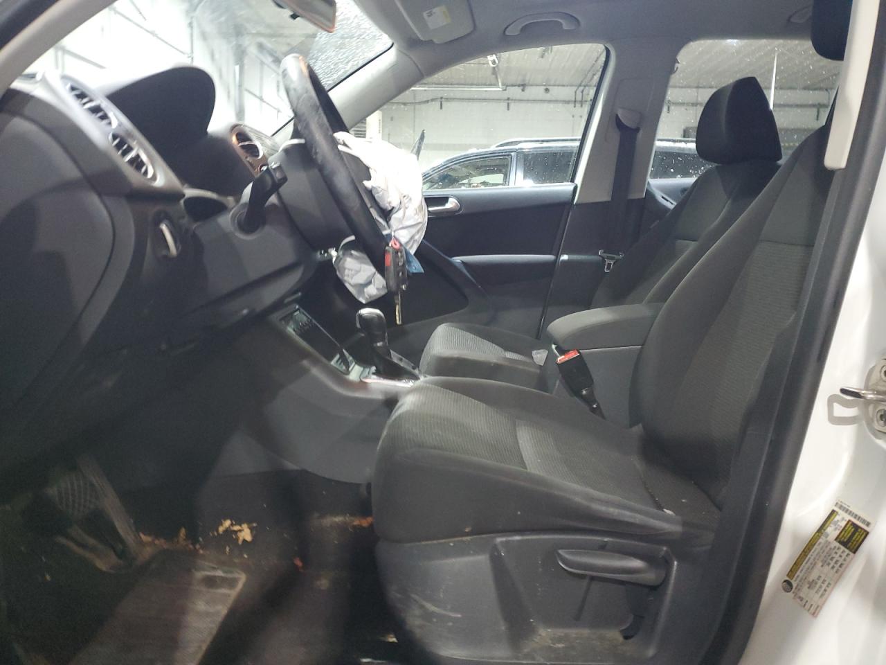 2015 Volkswagen Tiguan VIN WVGBV7AX9FW578498 Copart auction photo, front end / minor dent/scratches damage thumbnail 7