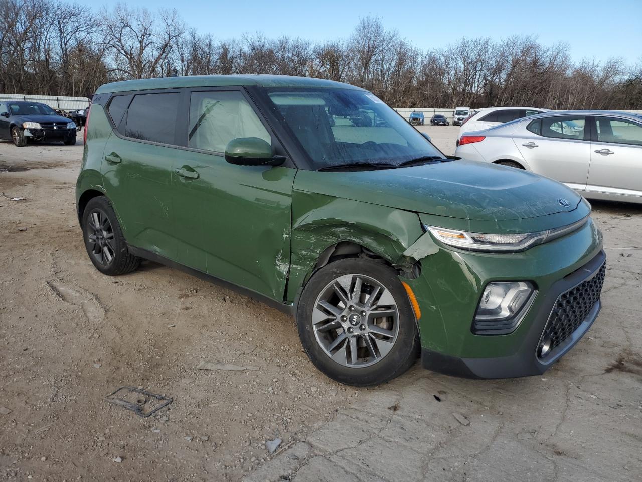 2020 KIA Soul VIN KNDJ33AU8L7044323 Copart auction photo, side / minor dent/scratches damage thumbnail 4