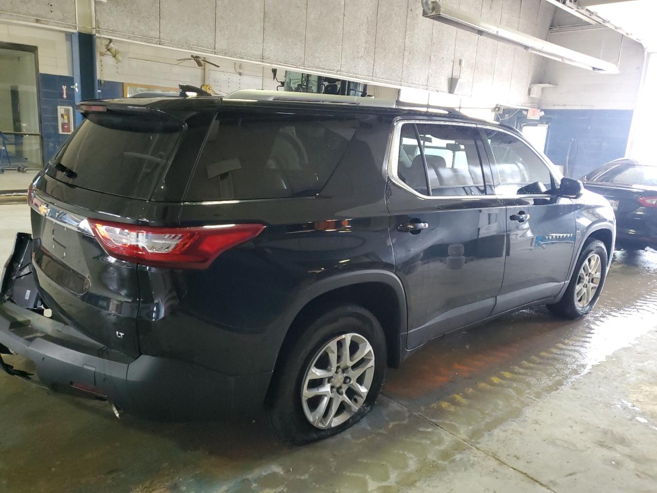 2018 Chevrolet Traverse VIN 1GNERGKW6JJ279754 Copart auction photo, rear end / undercarriage damage thumbnail 3