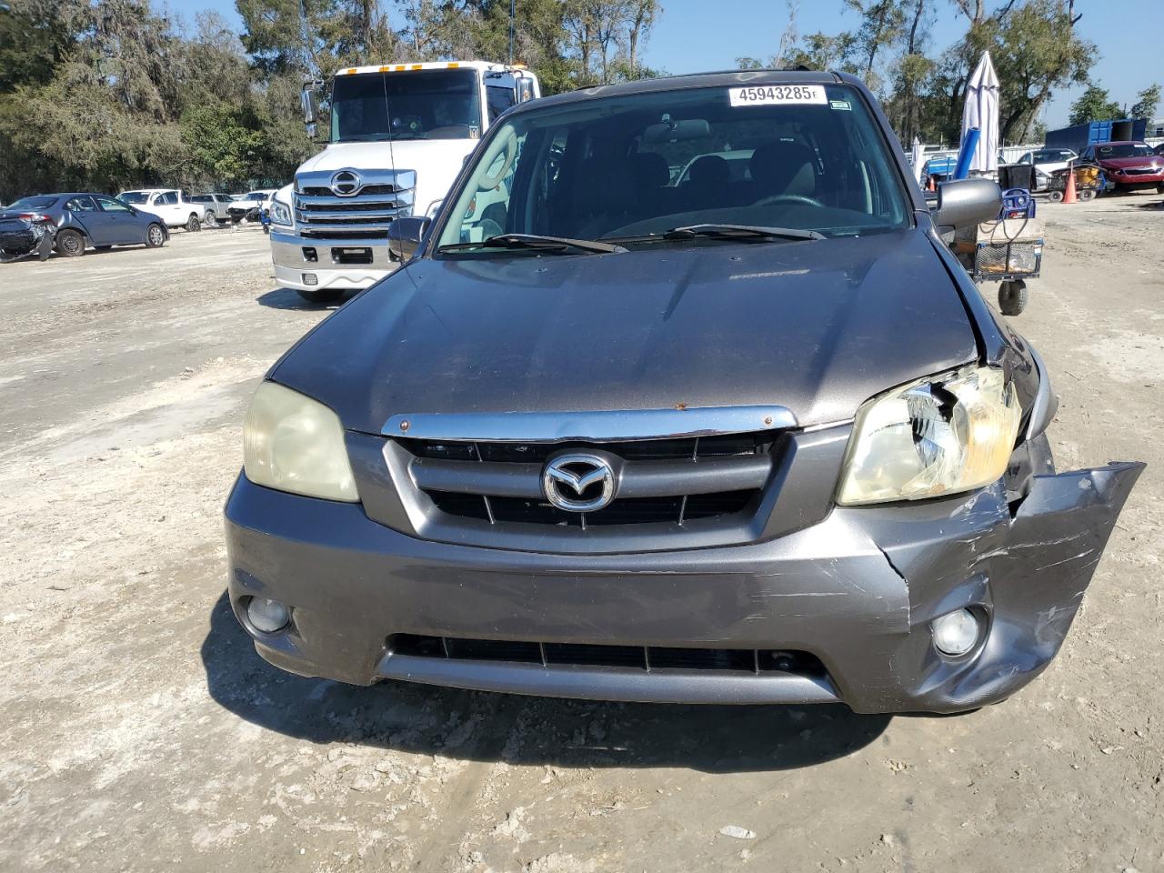 2006 Mazda Tribute VIN 4F2YZ041X6KM24035 Copart auction photo, front end / minor dent/scratches damage thumbnail 5