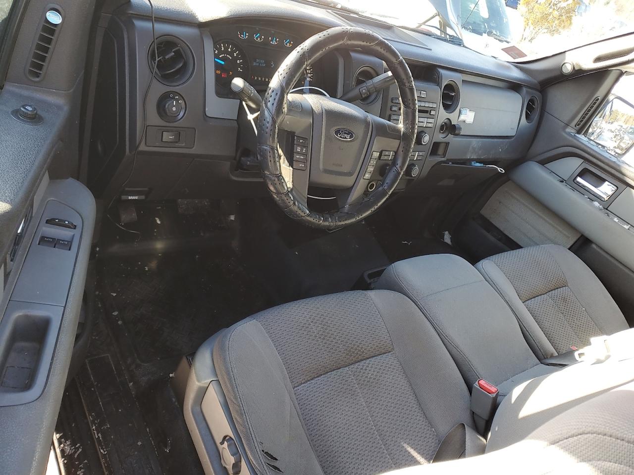 2013 Ford F-150 VIN 1FTMF1CM4DKF75538 Copart auction photo, side / minor dent/scratches damage thumbnail 8