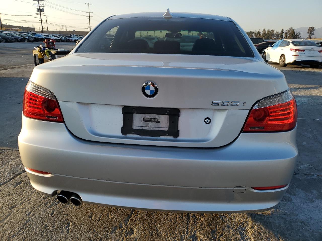 2008 BMW 5er VIN WBANW13588CZ82269 Copart auction photo, vandalism / rear end damage thumbnail 6