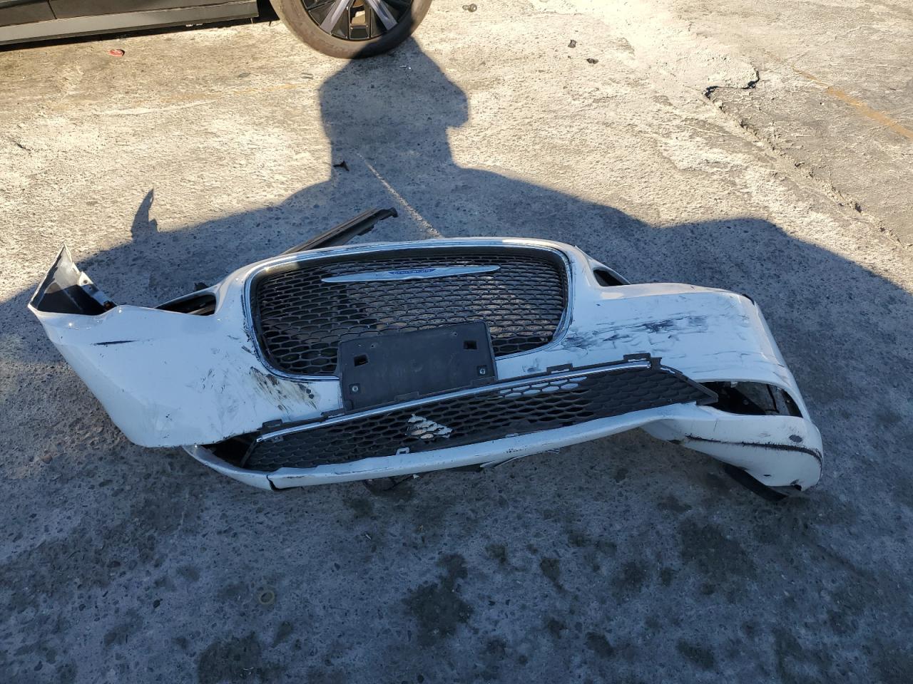 2019 Chrysler 300 VIN 2C3CCAEG0KH634198 Copart auction photo, front end damage thumbnail 14