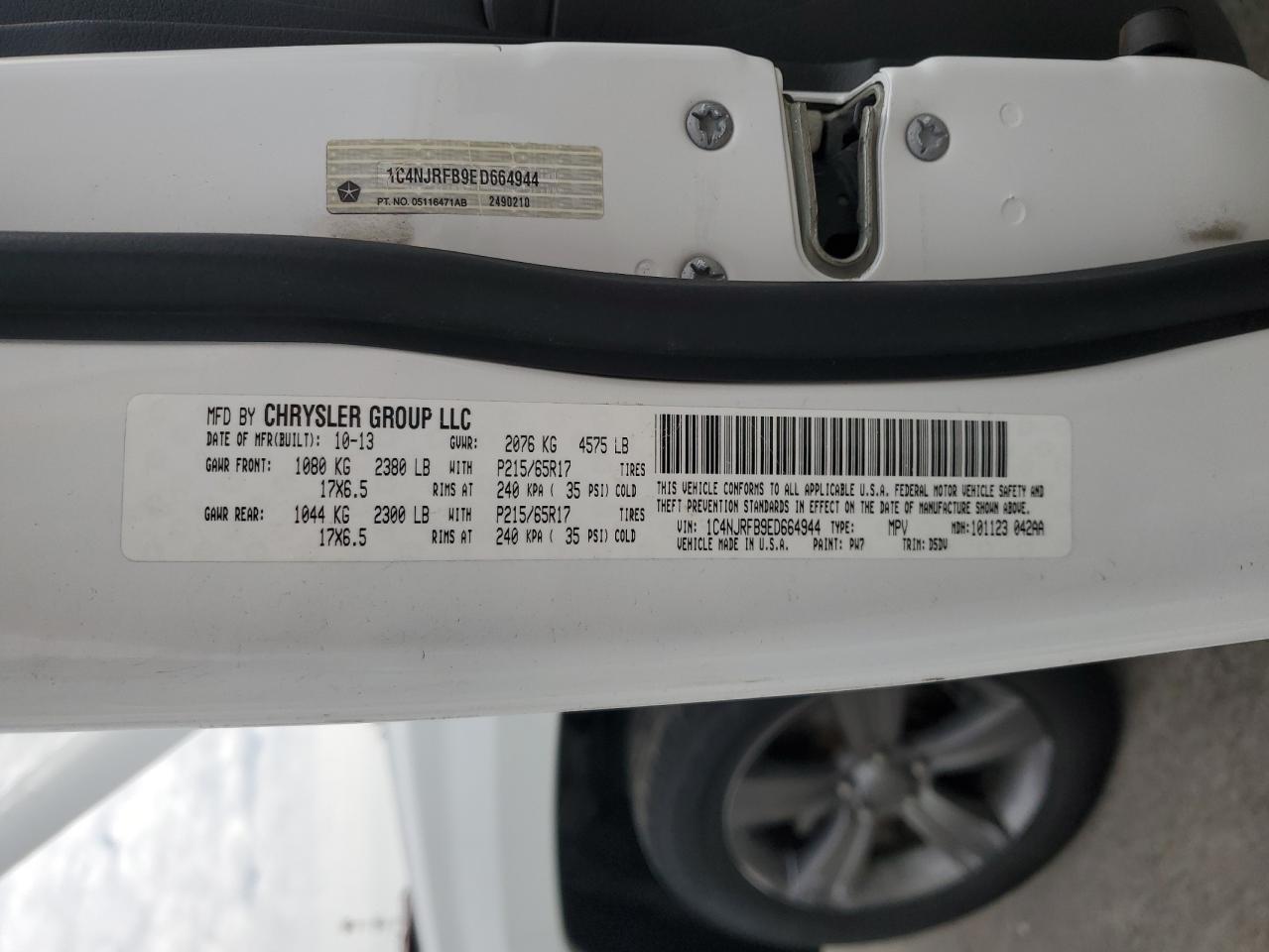 2014 Jeep Liberty (Patriot) VIN 1C4NJRFB9ED664944 Copart auction photo, minor dent/scratches damage thumbnail 13
