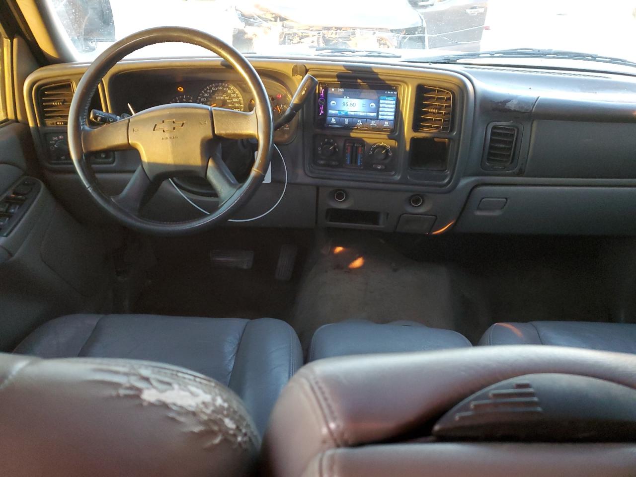 2004 Chevrolet Tahoe VIN 1GNEC13V94J276744 Copart auction photo, rear end damage thumbnail 8