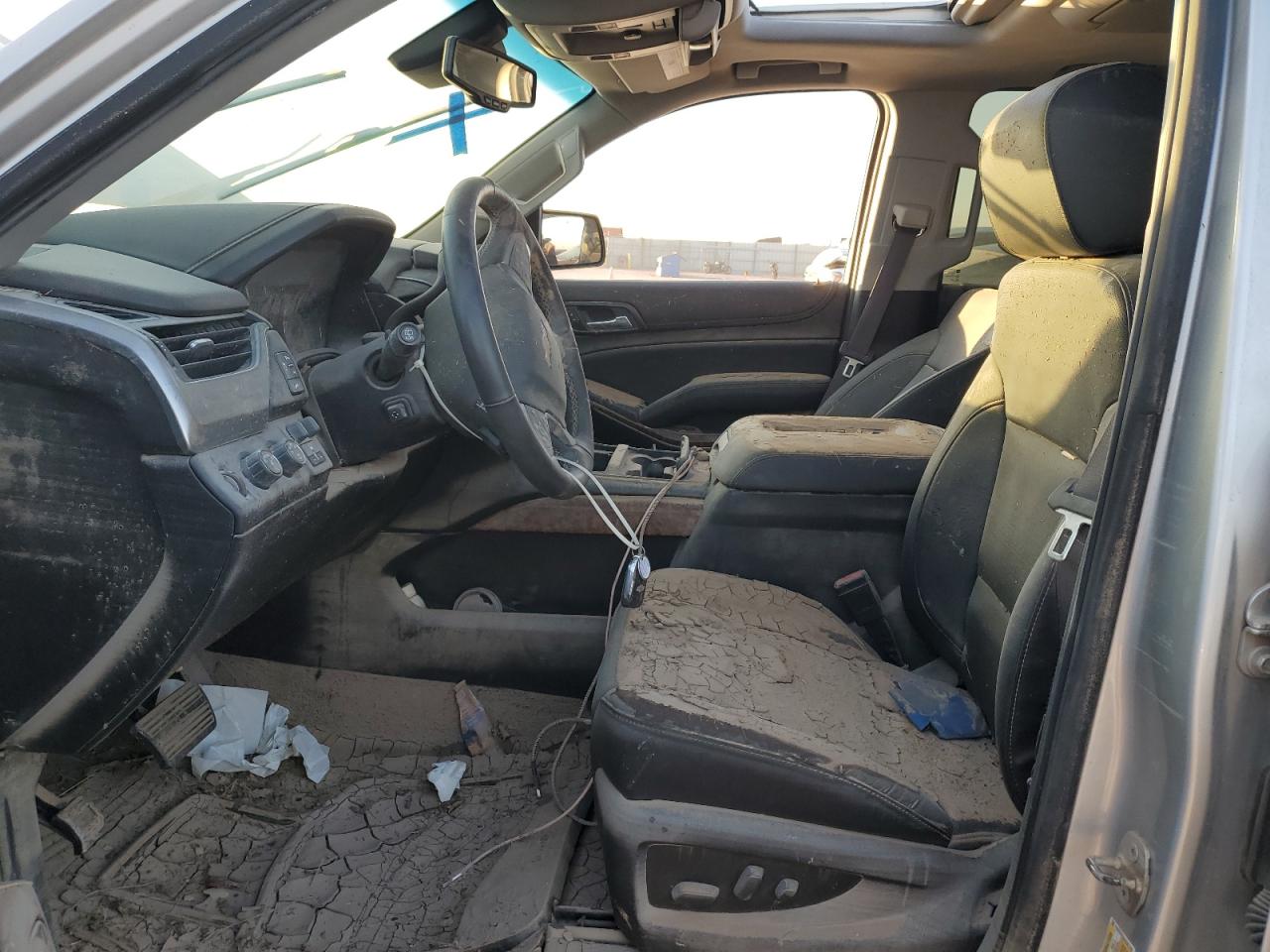2016 Chevrolet Suburban VIN 1GNSKJKC9GR261706 Copart auction photo, water/flood / side damage thumbnail 7