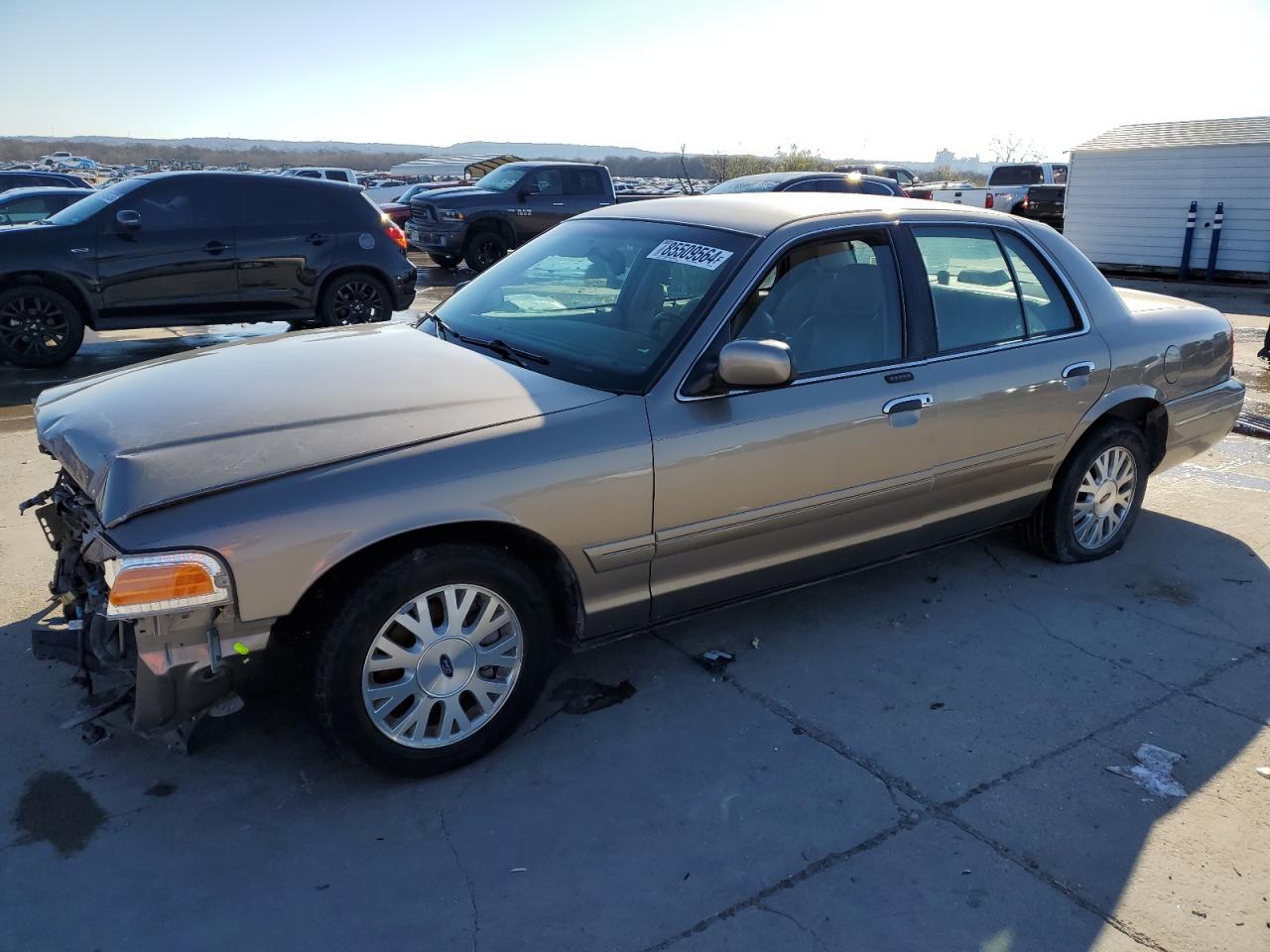 2003 Ford Crown Victoria VIN 2FAFP74W93X158832