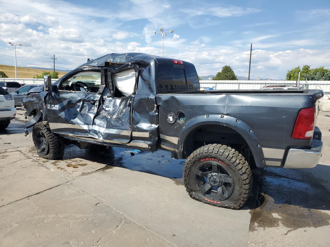 2014 RAM 2500 VIN 3C6UR5NL5EG144483 Copart auction photo, side / front end damage thumbnail 2