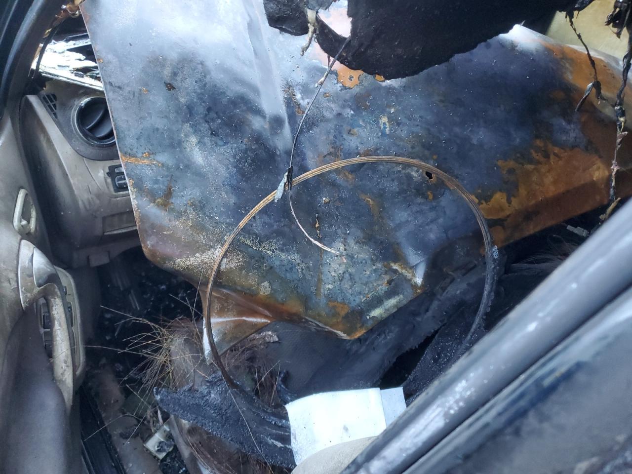 2005 Toyota RAV 4 VIN JTEGD20V050078680 Copart auction photo, burn damage thumbnail 8