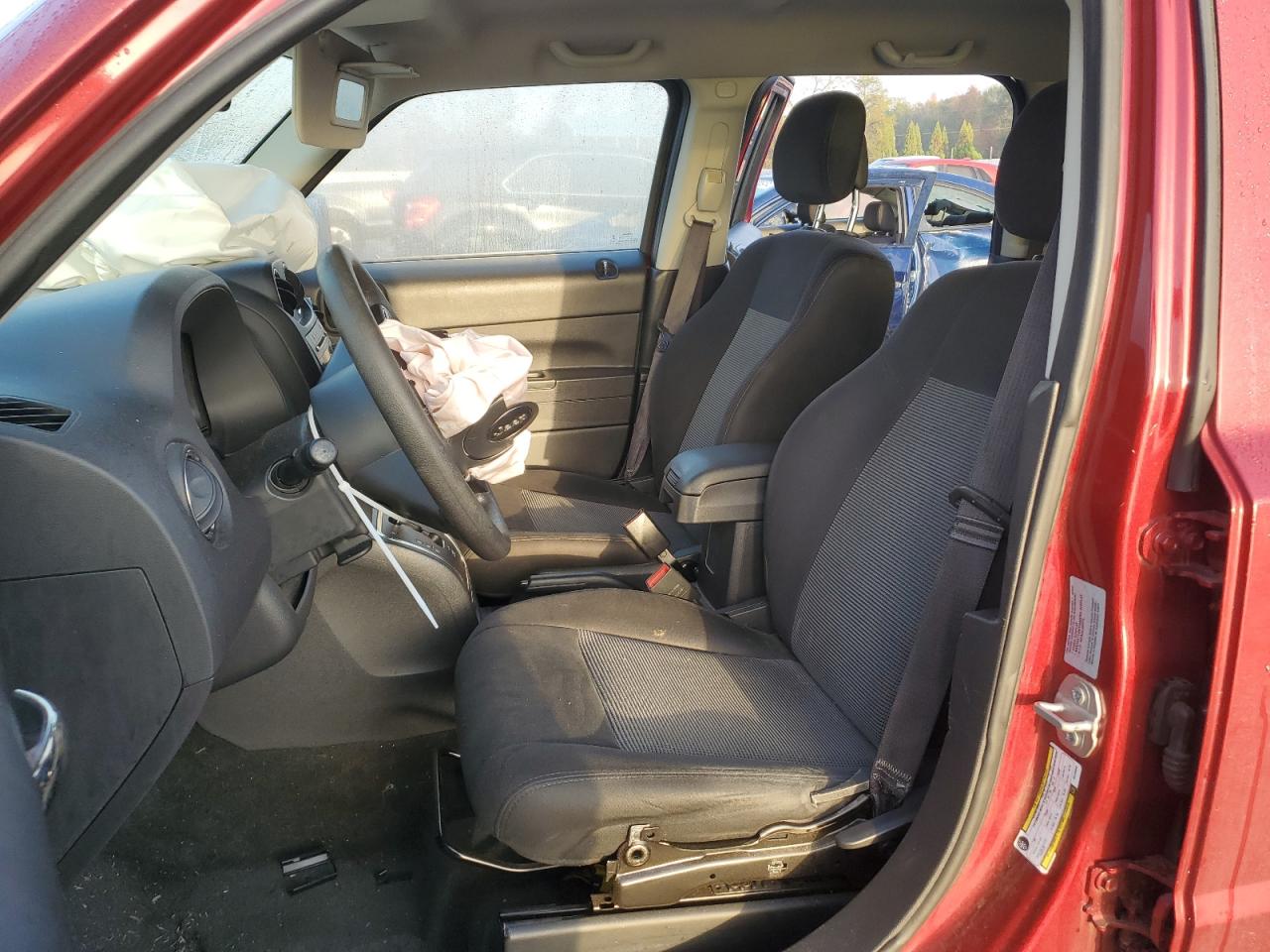 2017 Jeep Liberty (Patriot) VIN 1C4NJRBB9HD195896 Copart auction photo, front end / minor dent/scratches damage thumbnail 7