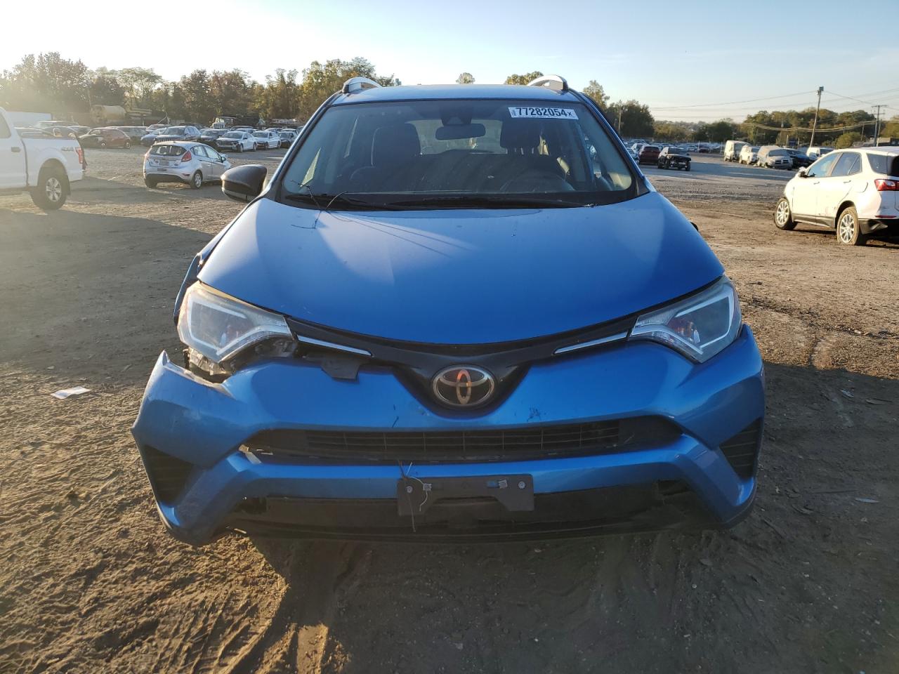 2017 Toyota RAV 4 VIN JTMZFREV6HJ712114 Copart auction photo, front end / side damage thumbnail 5