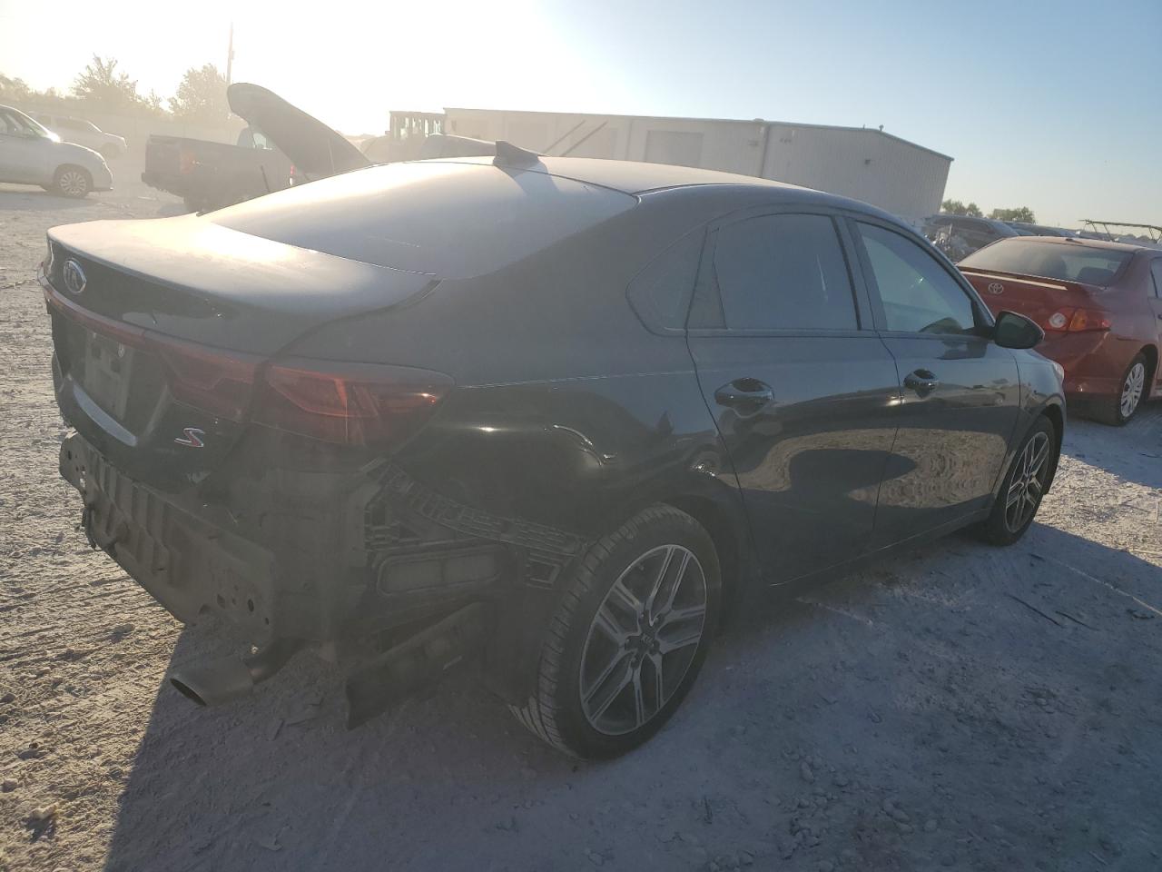 2019 KIA Forte VIN 3KPF34AD9KE132887 Copart auction photo, rear end / minor dent/scratches damage thumbnail 3