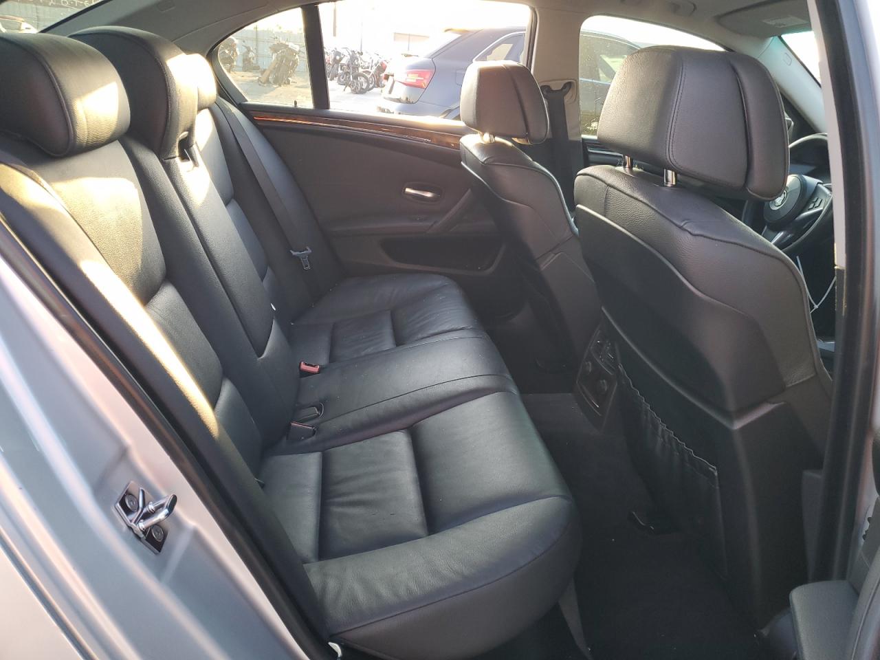 2008 BMW 5er VIN WBANW13588CZ82269 Copart auction photo, vandalism / rear end damage thumbnail 10