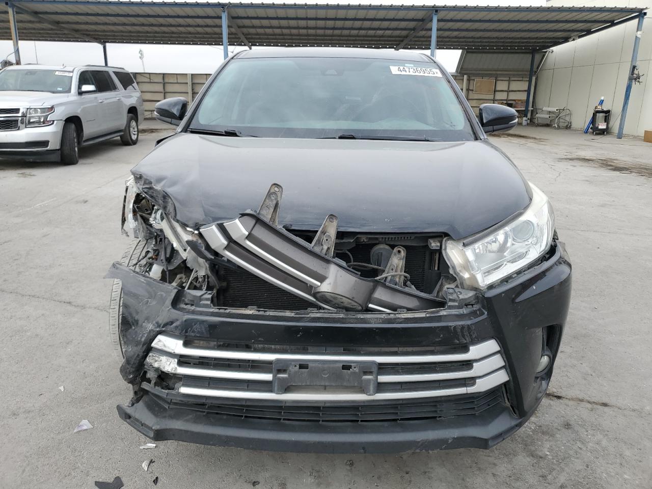 2018 Toyota Highlander VIN 5TDZZRFH2JS288696 Copart auction photo, front end damage thumbnail 5