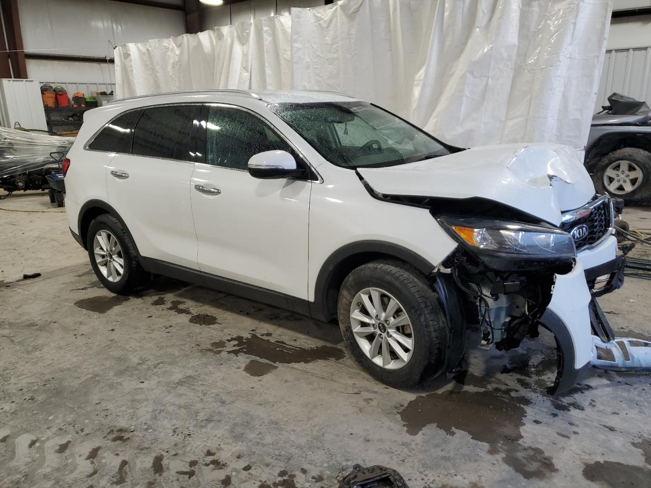 2019 KIA Sorento VIN 5XYPG4A3XKG593289 Copart auction photo, front end damage thumbnail 4
