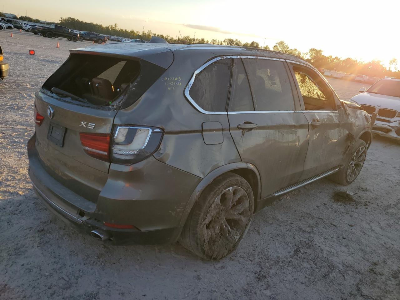 2017 BMW X5 VIN 5UXKR0C58H0V68528 Copart auction photo, biohazard/chemical / all over damage thumbnail 3