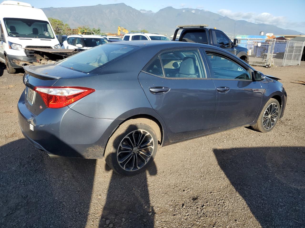 2015 Toyota Corolla VIN 5YFBURHE6FP322822 Copart auction photo, front end damage thumbnail 3