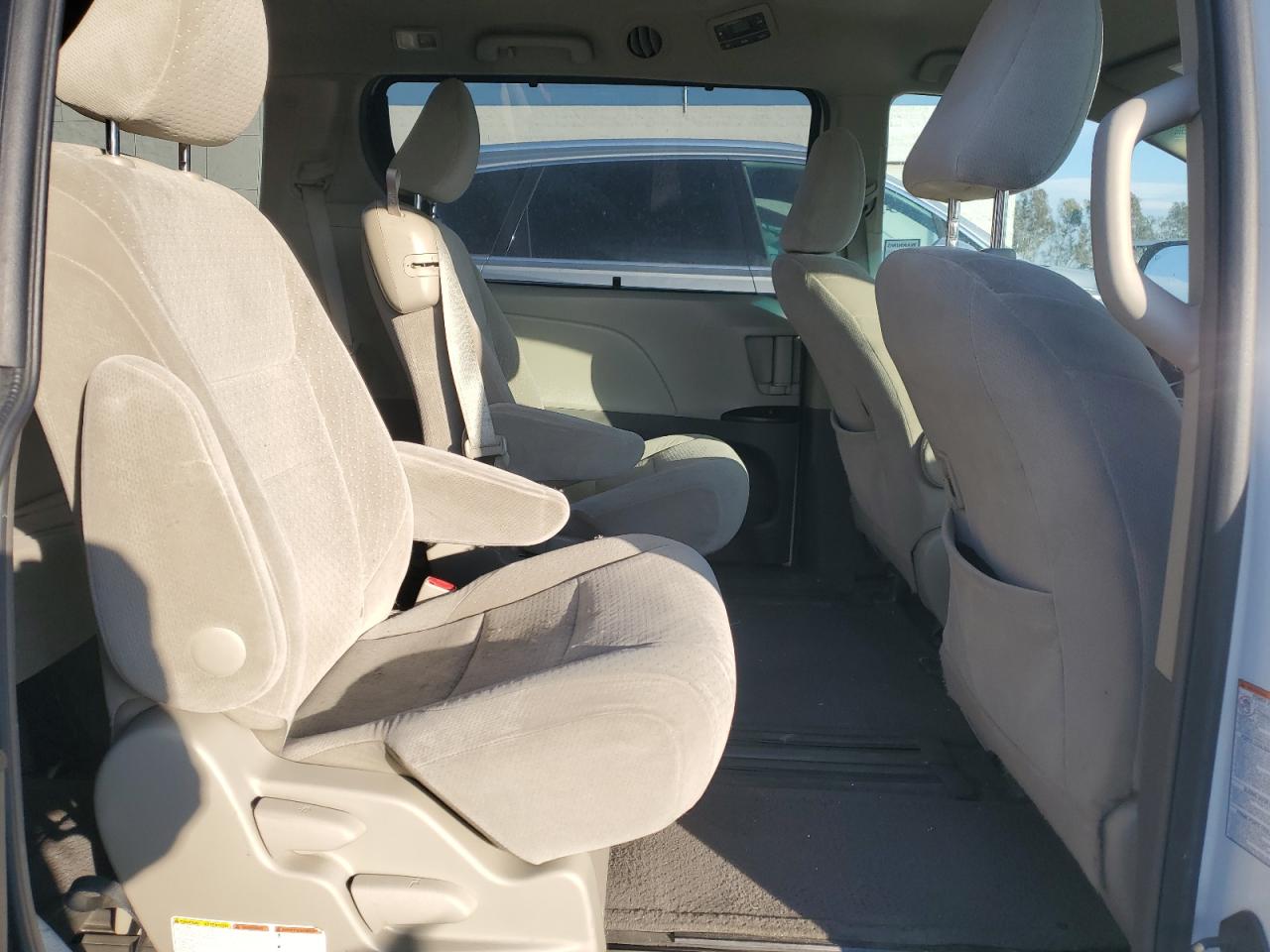 2015 Toyota Sienna VIN 5TDKK3DC9FS641162 Copart auction photo, rear end damage thumbnail 11