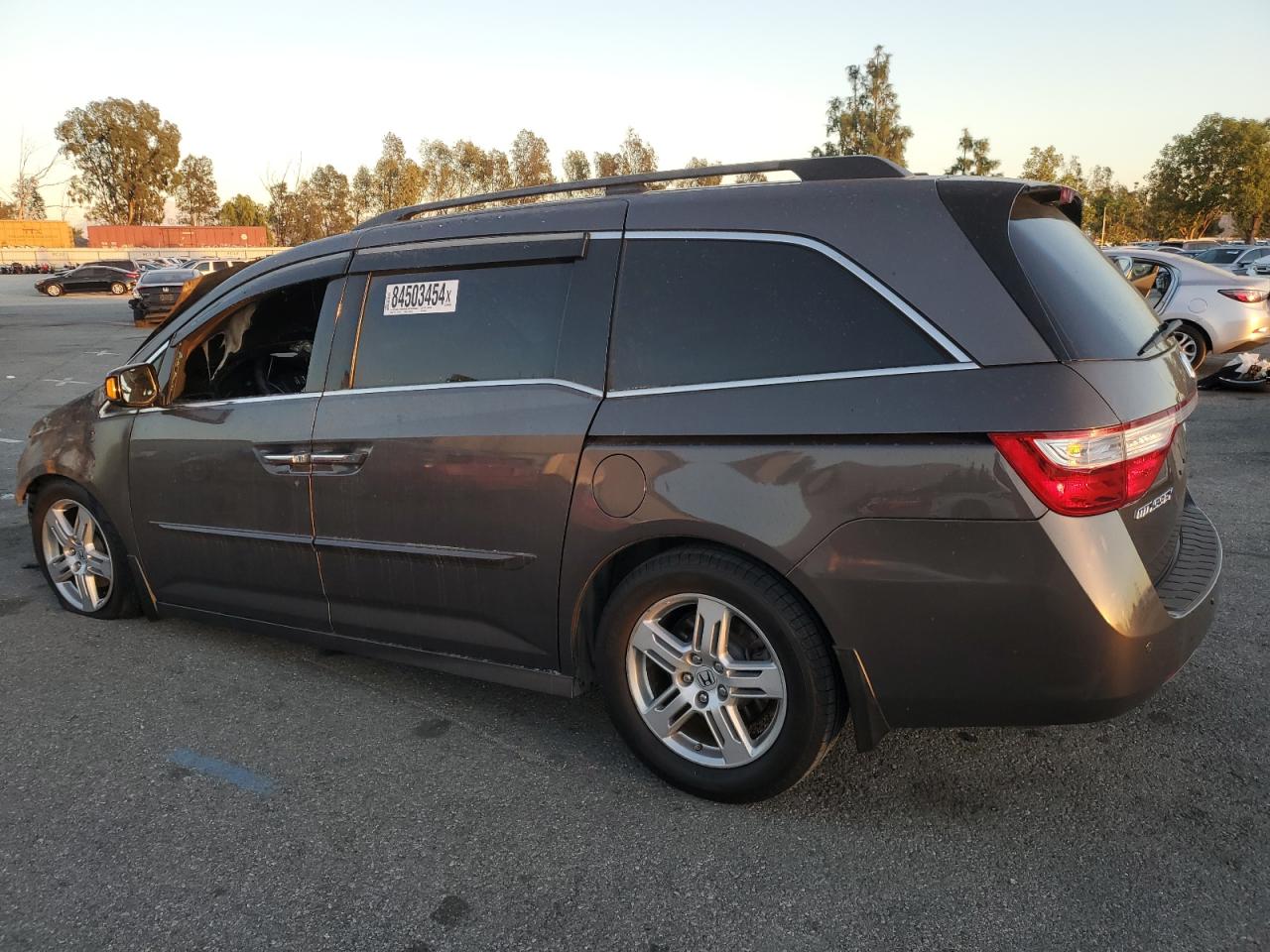 2013 Honda Odyssey VIN 5FNRL5H91DB068846 Copart auction photo, burn / burn - engine damage thumbnail 2