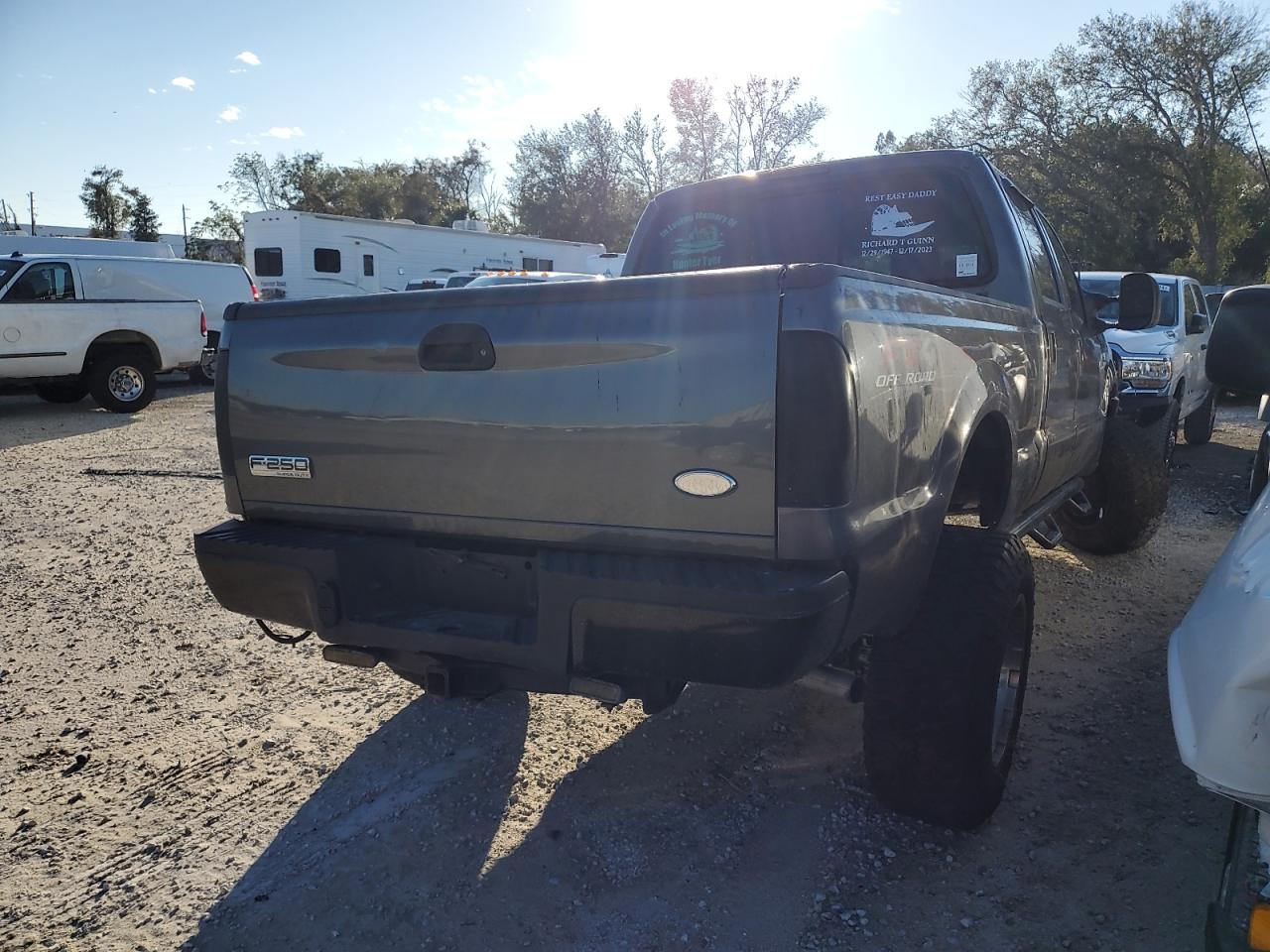 2005 Ford F250 VIN 1FTSW21Y25EA64736 Copart auction photo, front end damage thumbnail 4