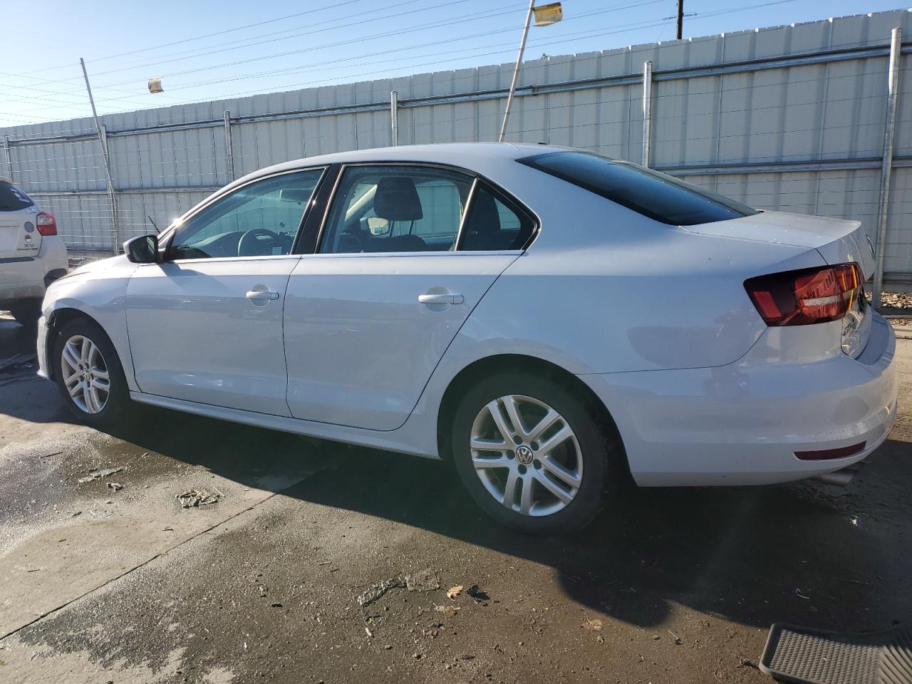 2017 Volkswagen Jetta VIN 3VW2B7AJ8HM265323 Copart auction photo, front end / side damage thumbnail 2