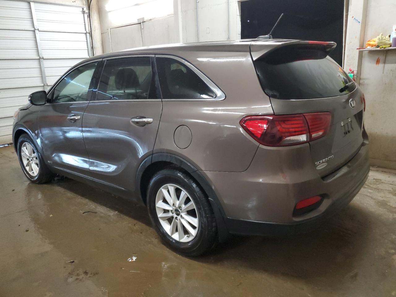 2019 KIA Sorento VIN 5XYPGDA37KG554885 Copart auction photo, water/flood / minor dent/scratches damage thumbnail 2