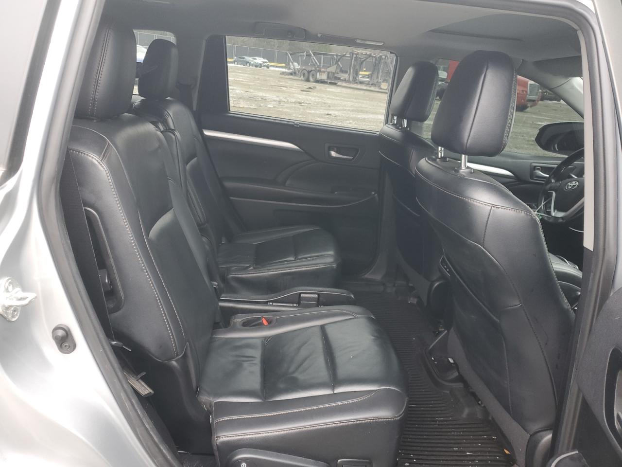 2019 Toyota Highlander VIN 5TDJZRFH8KS625189 Copart auction photo, front end / rear end damage thumbnail 11