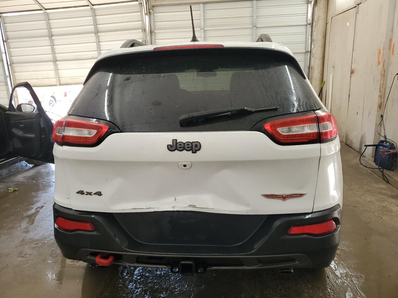 2015 Jeep Cherokee VIN 1C4PJMBS0FW780234 Copart auction photo, burn - interior / rear end damage thumbnail 6