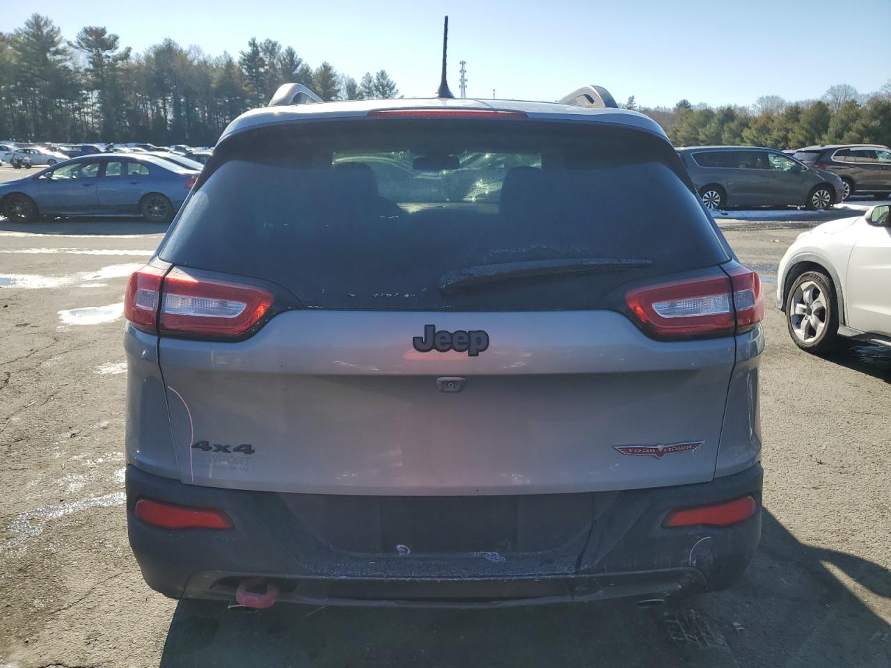 2015 Jeep Cherokee VIN 1C4PJMBSXFW634374 Copart auction photo, front end damage thumbnail 6
