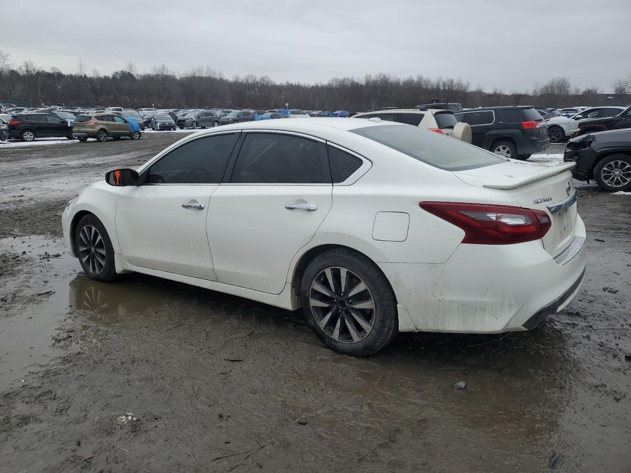 2018 Nissan Altima VIN 1N4AL3AP9JC197846 Copart auction photo, front end / side damage thumbnail 2