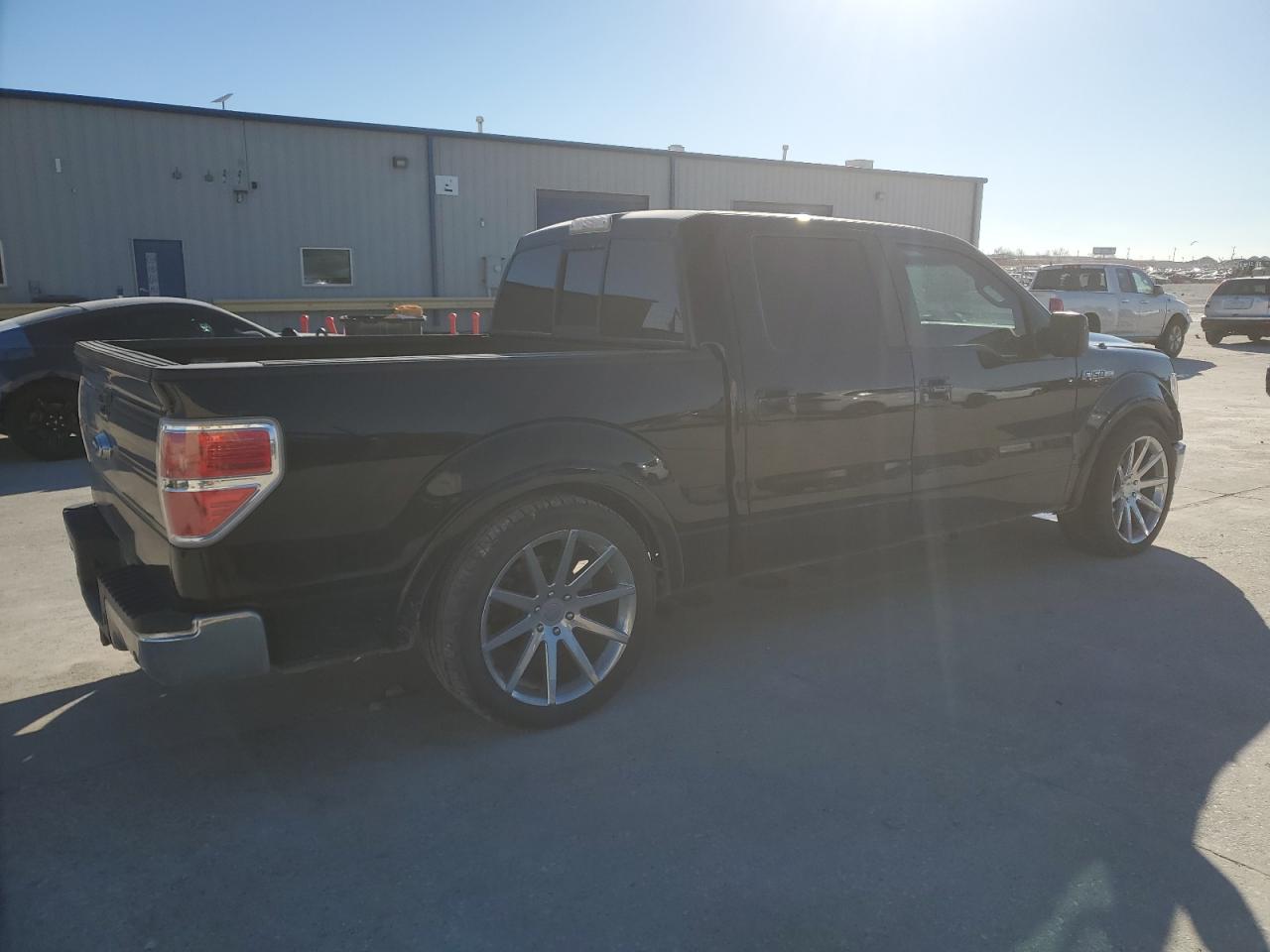 2011 Ford F-150 VIN 1FTFW1CF6BFC89609 Copart auction photo, front end / minor dent/scratches damage thumbnail 3