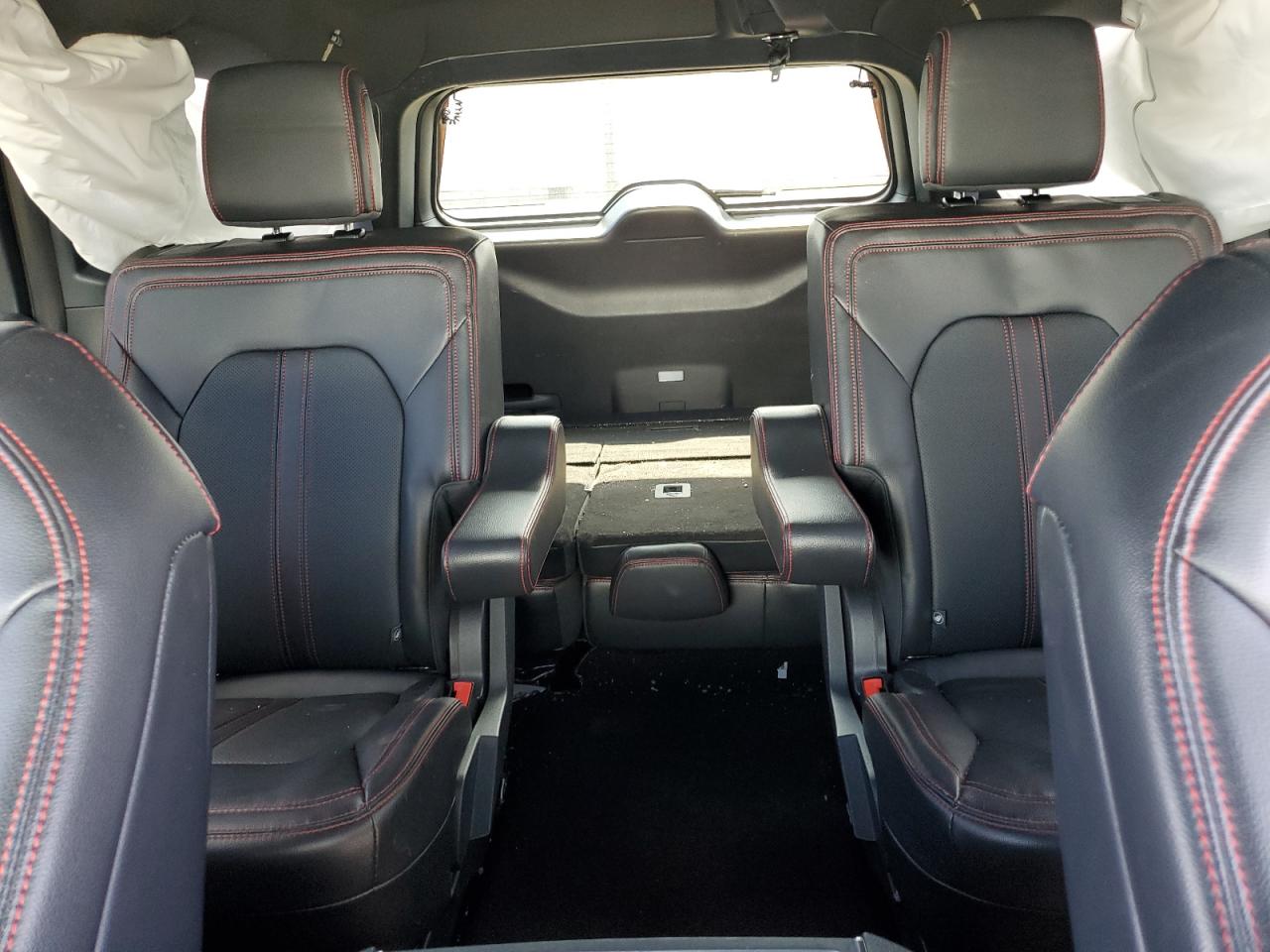 2023 Ford Expedition VIN 1FMJU1K85PEA53898 Copart auction photo, front end / minor dent/scratches damage thumbnail 10