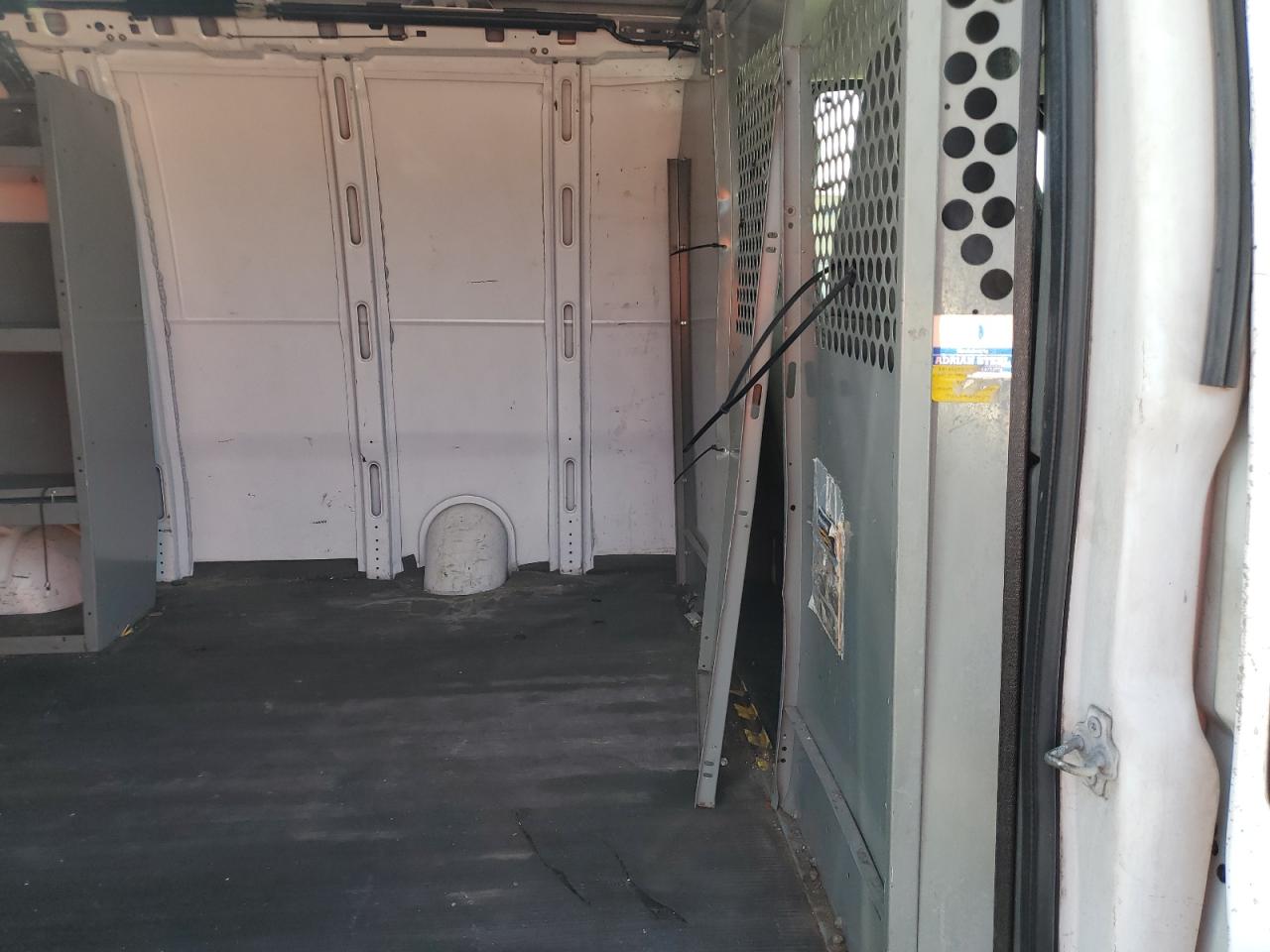 2007 GMC Savana VIN 1GTGG25V371133818 Copart auction photo, minor dent/scratches damage thumbnail 11