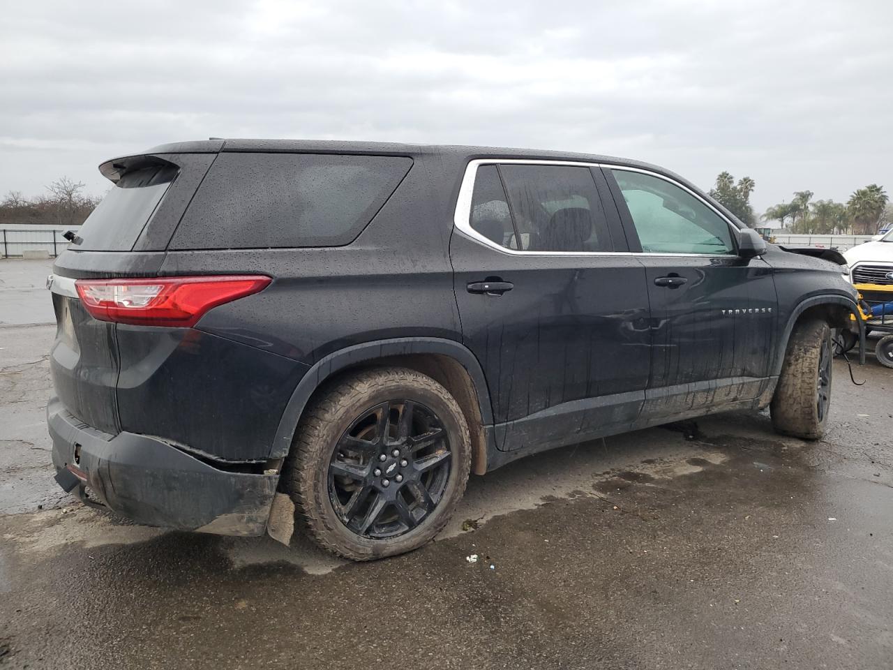 2018 Chevrolet Traverse VIN 1GNERFKW8JJ208694 Copart auction photo, all over damage thumbnail 3