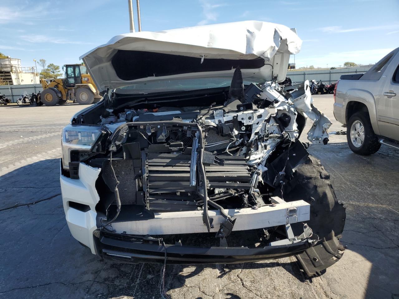2024 Toyota Sequoia VIN 7SVAAABA5RX021370 Copart auction photo, front end / minor dent/scratches damage thumbnail 5