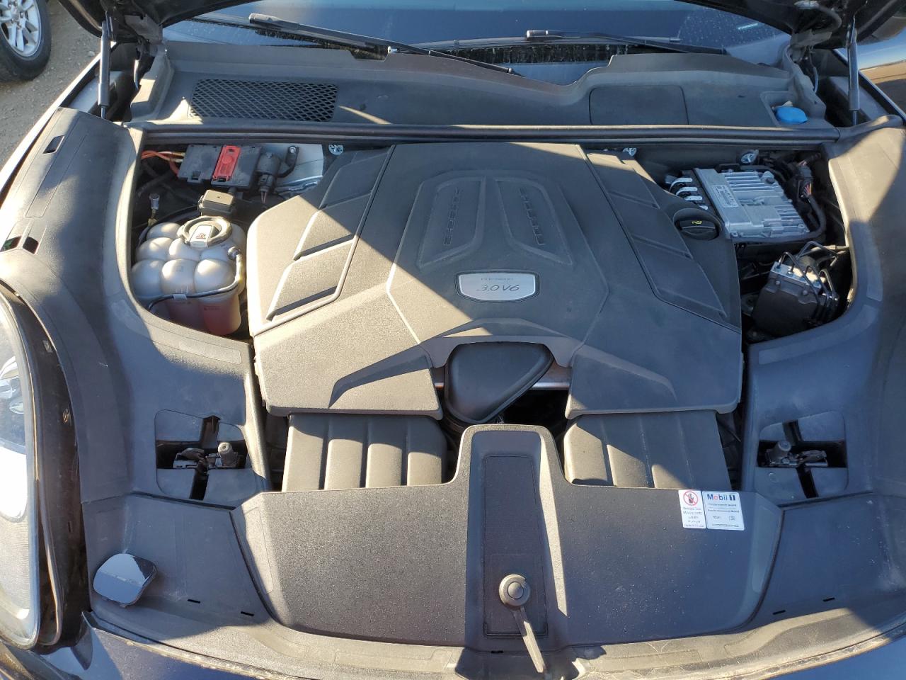 2019 Porsche Cayenne VIN WP1AA2AY0KDA00687 Copart auction photo, front end damage thumbnail 11