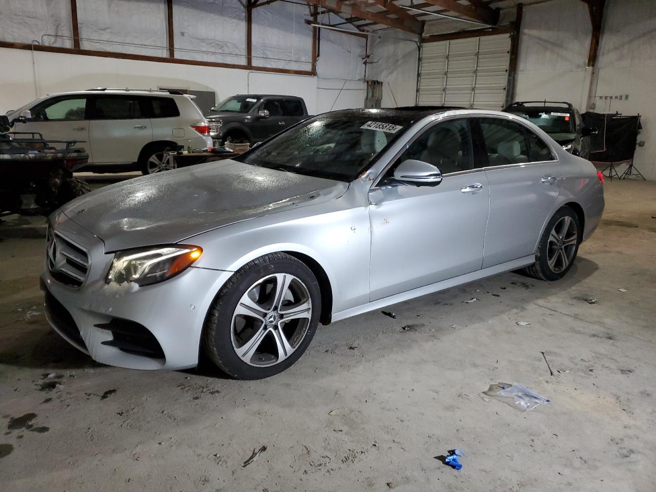 2019 Mercedes-Benz E-klasse VIN WDDZF4KB2KA563081