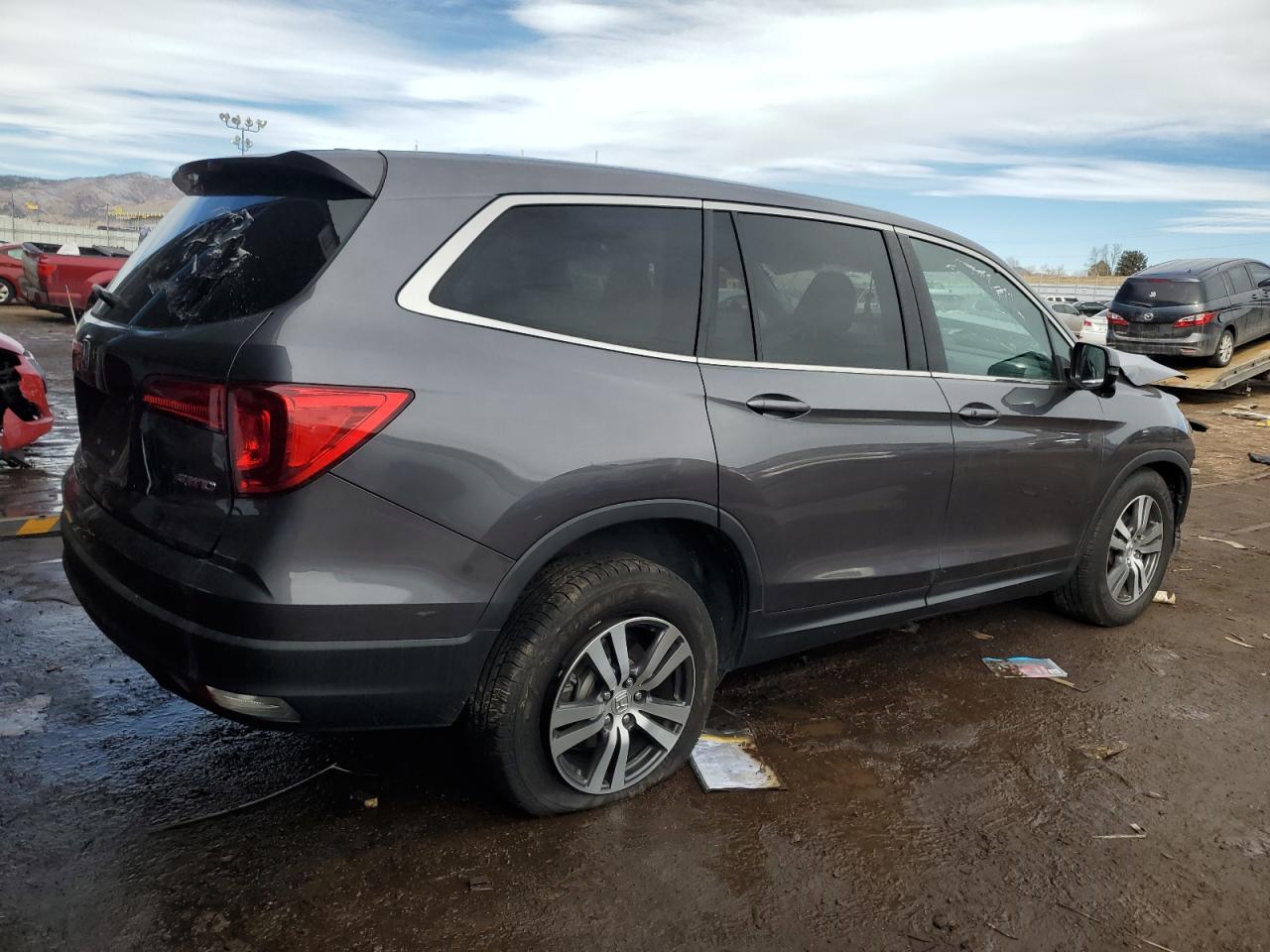 2017 Honda Pilot VIN 5FNYF6H55HB073480 Copart auction photo, front end damage thumbnail 3