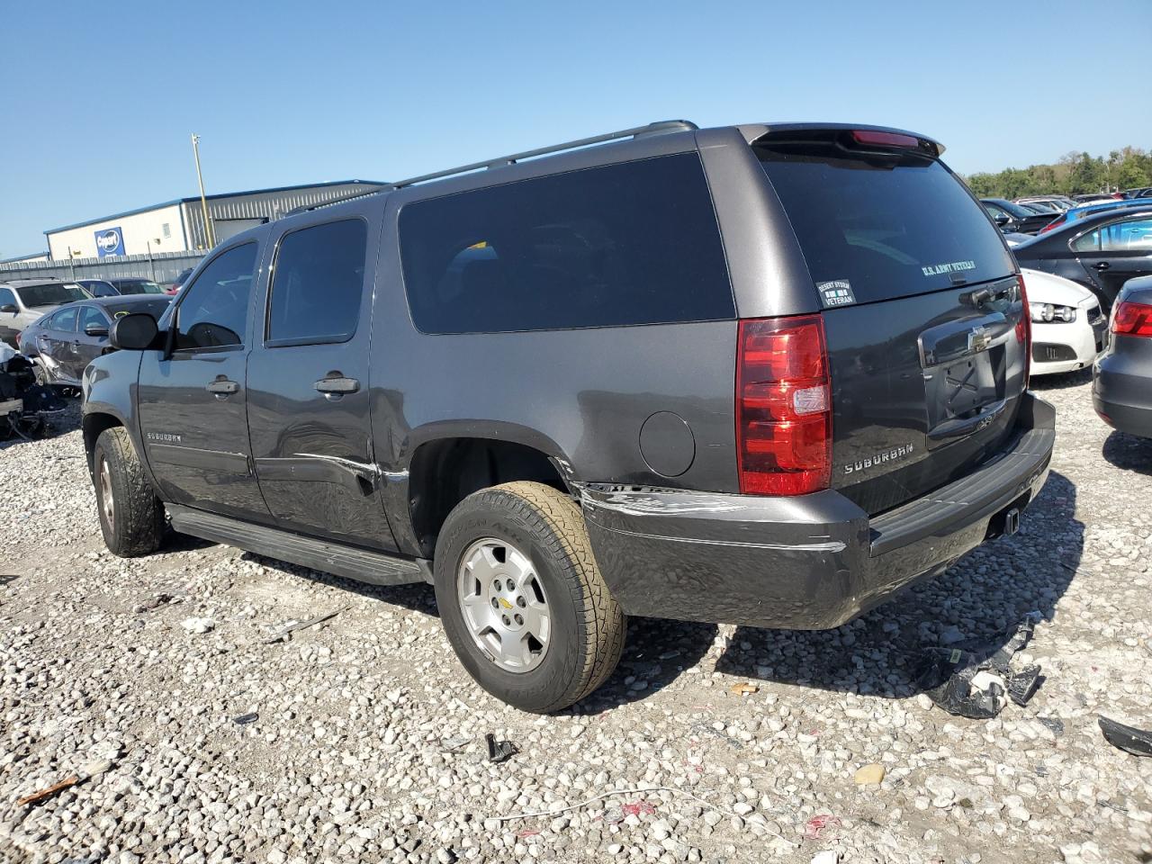 2010 Chevrolet Suburban VIN 1GNUKHE39AR226118 Copart auction photo, front end / side damage thumbnail 2