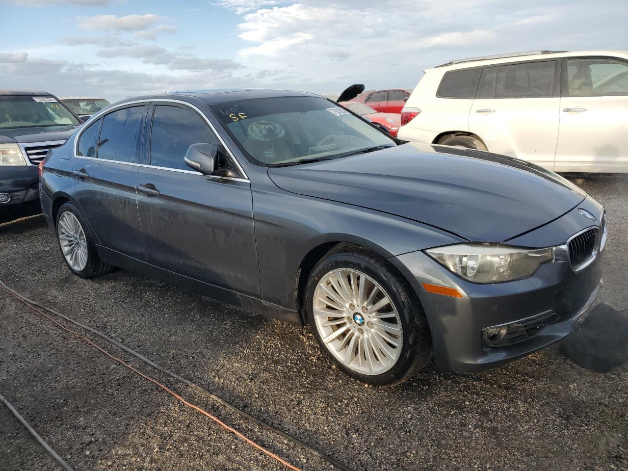 2014 BMW 3er VIN WBA3A5C58EJ464585 Copart auction photo, water/flood damage thumbnail 4