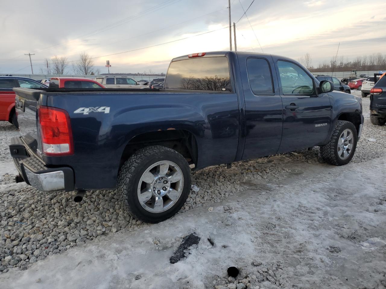 2011 GMC Sierra VIN 1GTR2VE39BZ297298 Copart auction photo, minor dent/scratches / mechanical damage thumbnail 3