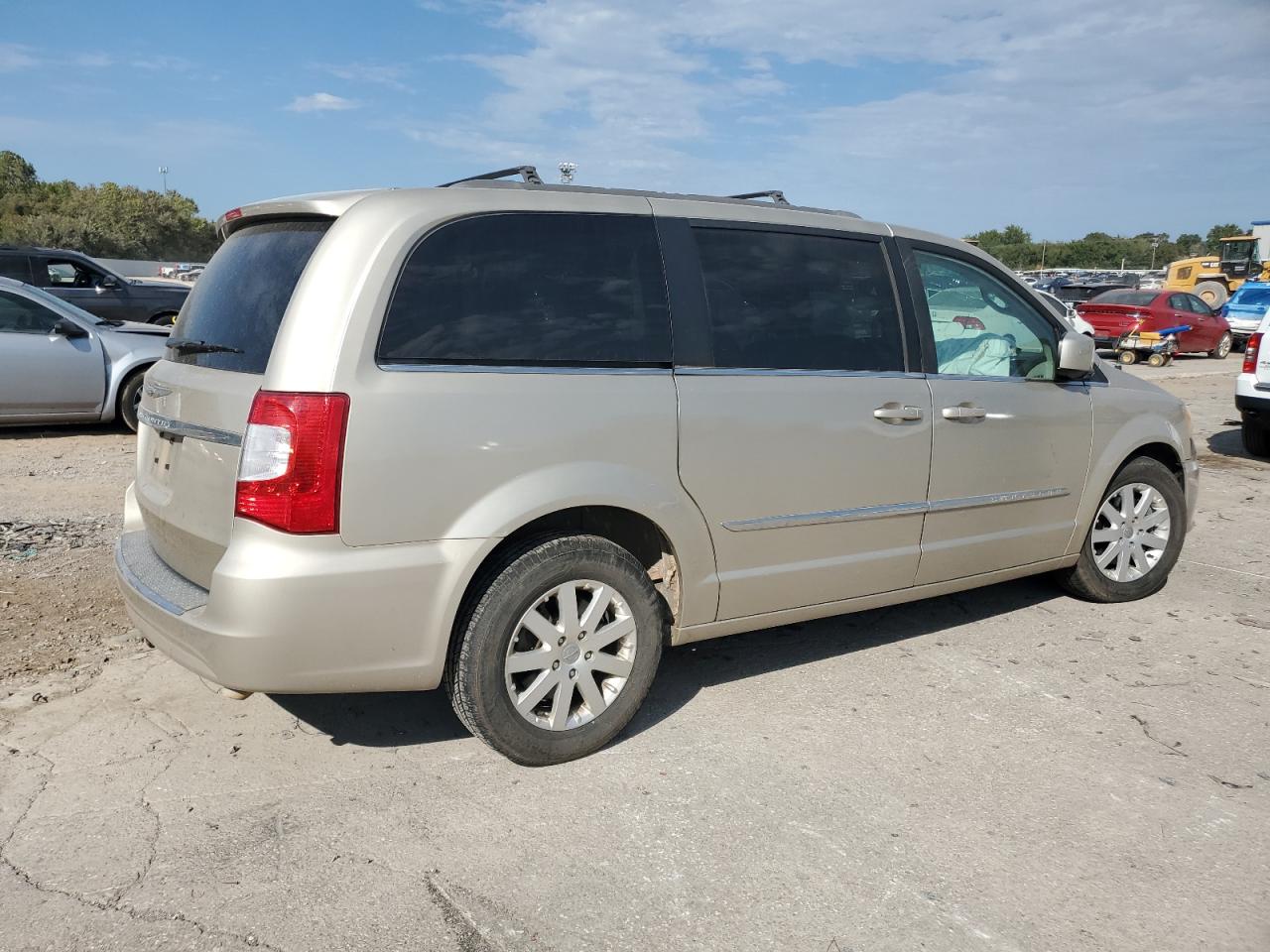 2014 Chrysler Town & Country VIN 2C4RC1BG7ER445492 Copart auction photo, front end / side damage thumbnail 3