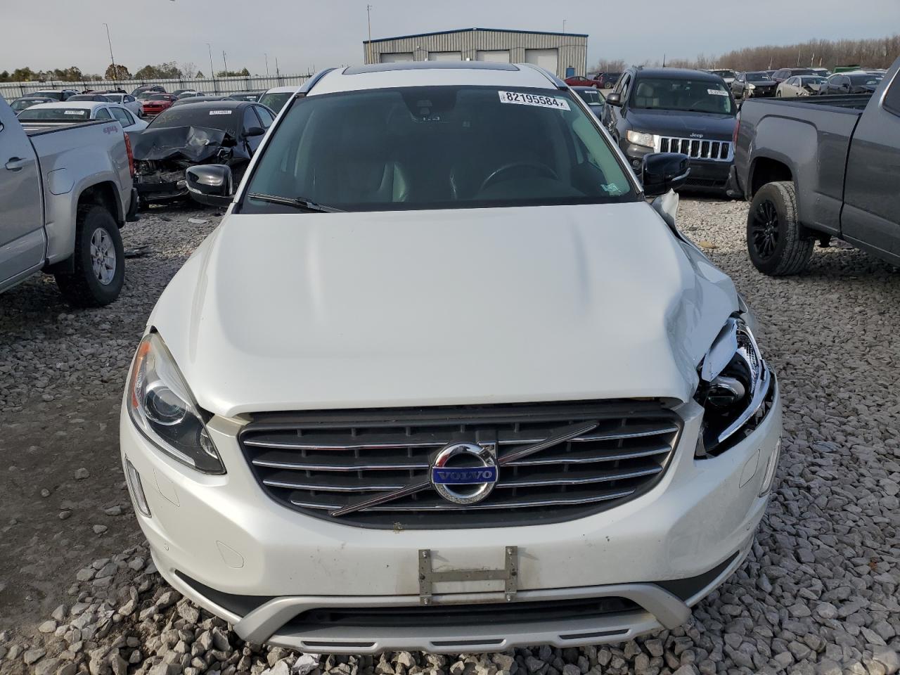 2017 Volvo XC60 VIN YV440MRR4H2145730 Copart auction photo, front end damage thumbnail 5