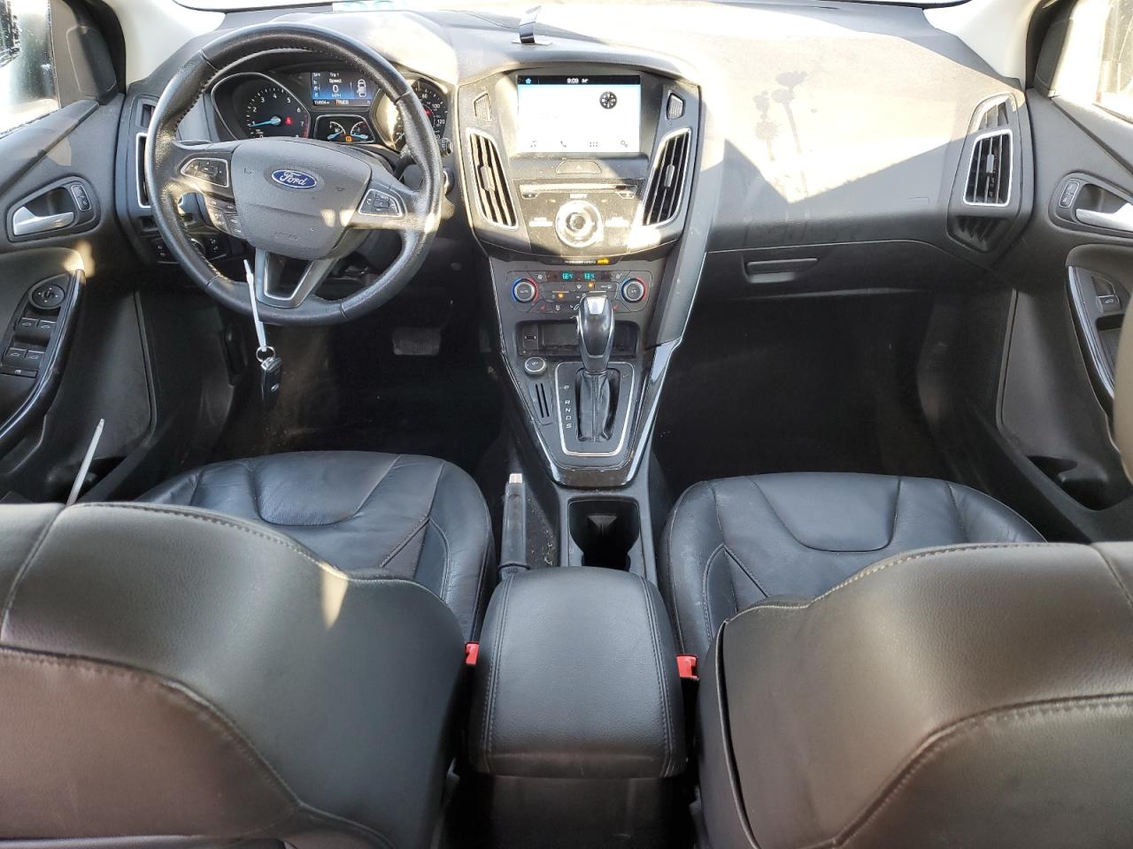2016 Ford Focus VIN 1FADP3N26GL244369 Copart auction photo, front end / minor dent/scratches damage thumbnail 8
