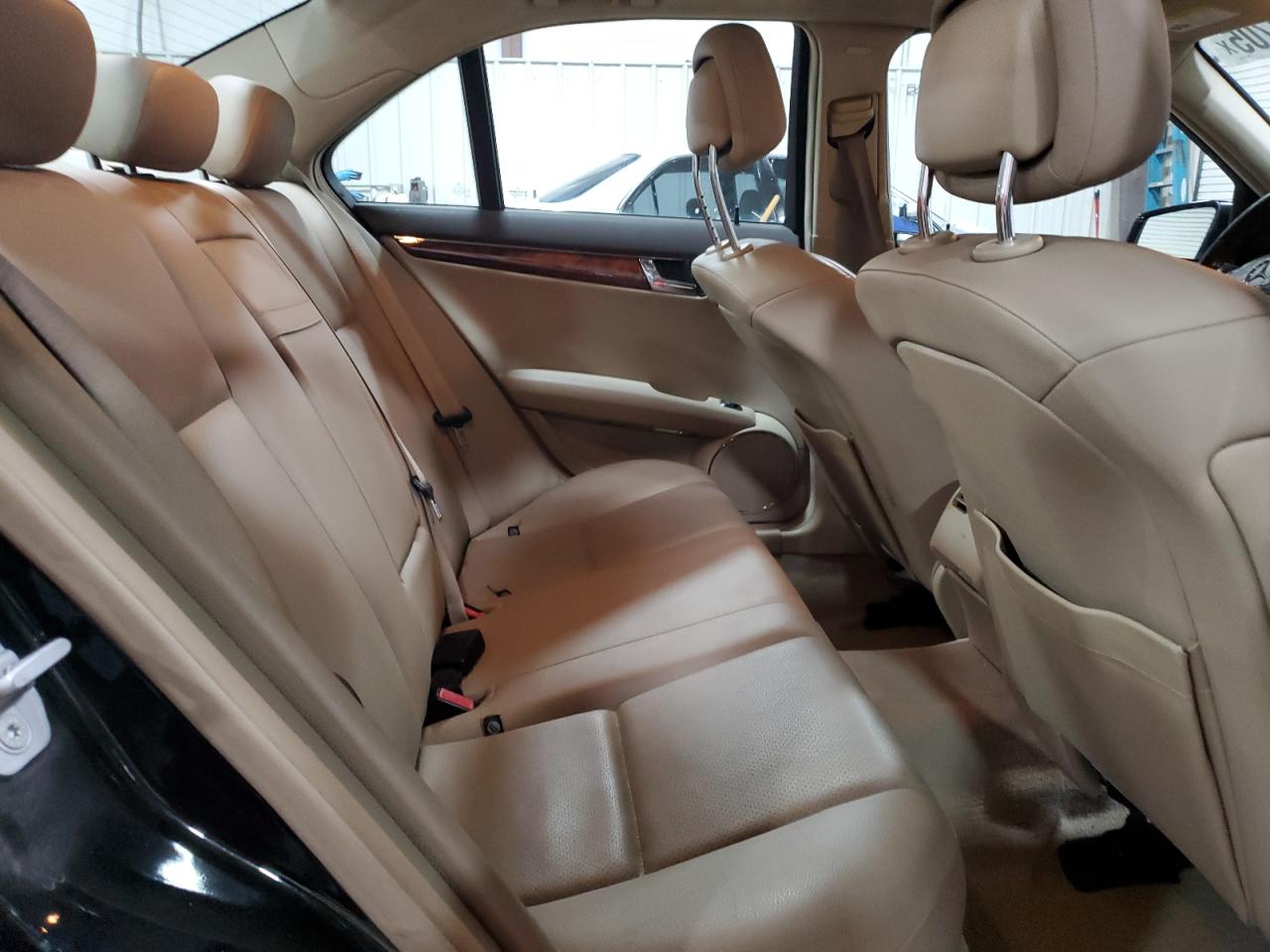 2010 Mercedes-Benz C-klasse VIN WDDGF8BB9AR106203 Copart auction photo, minor dent/scratches damage thumbnail 10