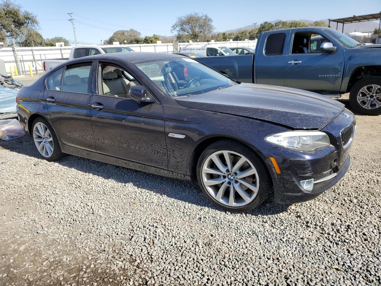 2011 BMW 5er VIN WBAFR7C55BC807547 Copart auction photo, all over damage thumbnail 4