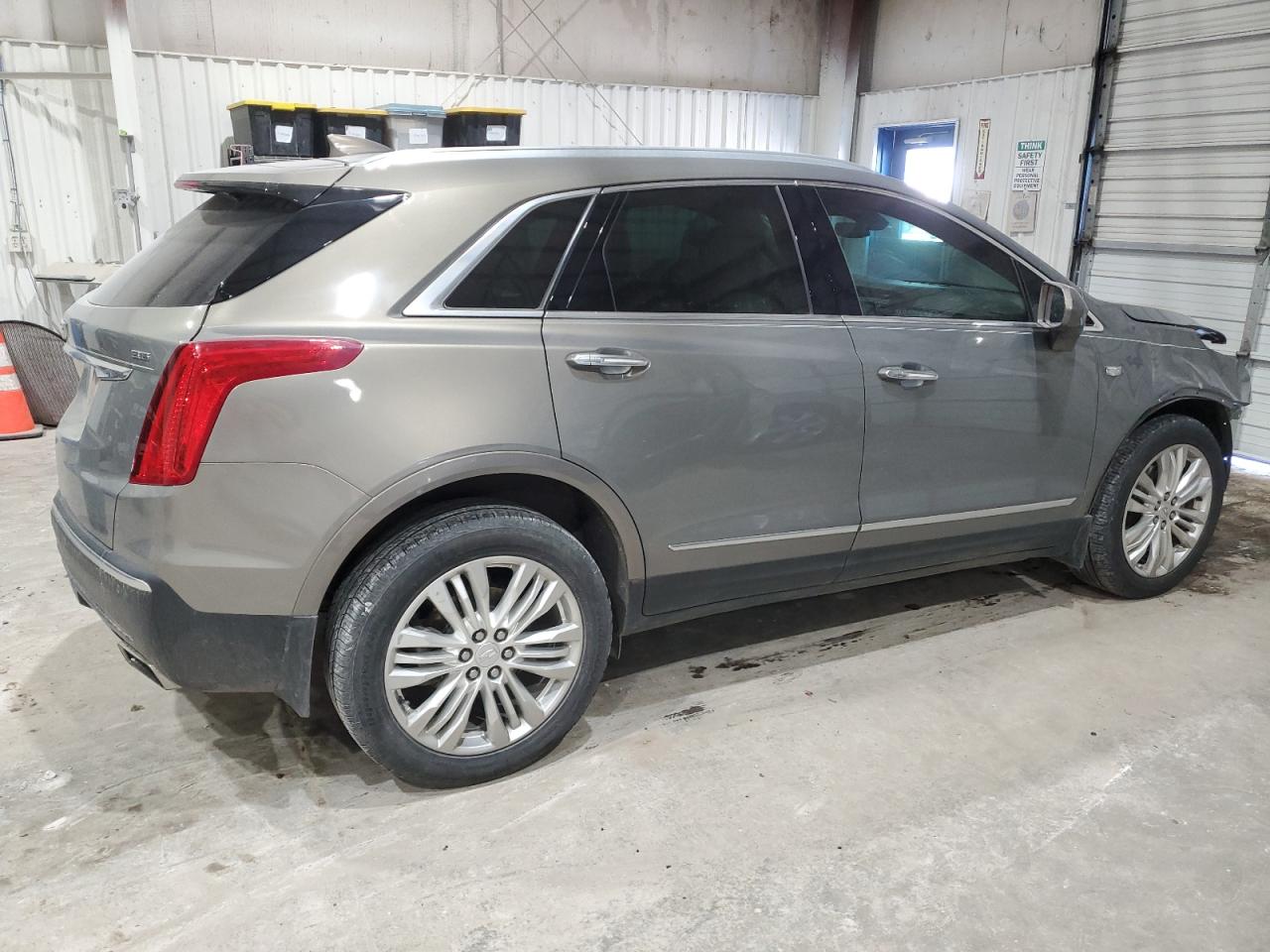 2017 Cadillac XT5 VIN 1GYKNERS7HZ310322 Copart auction photo, front end / minor dent/scratches damage thumbnail 3